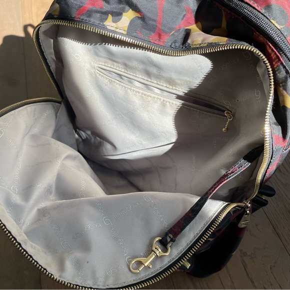 Baggallini Commuter Backpack - Picture 5 of 8